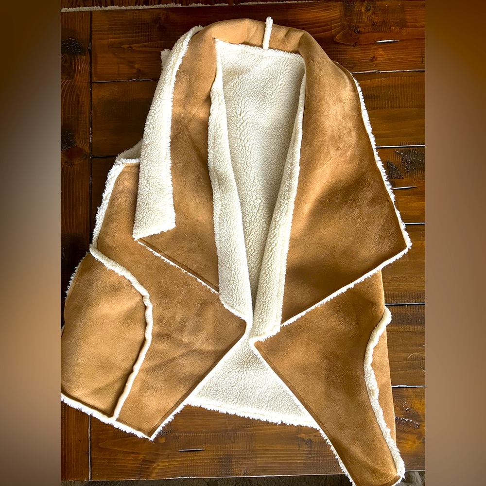 Suede Sherpa fleece vest size M